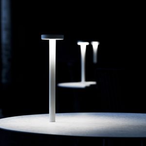 Tetatet e Dragon: le lampade da tavolo di Davide Groppi