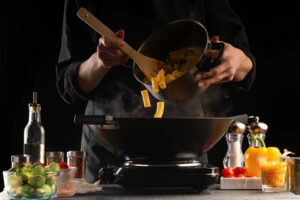 Padella wok, la millenaria padella cinese ideale per ogni tipo di cibo e cottura